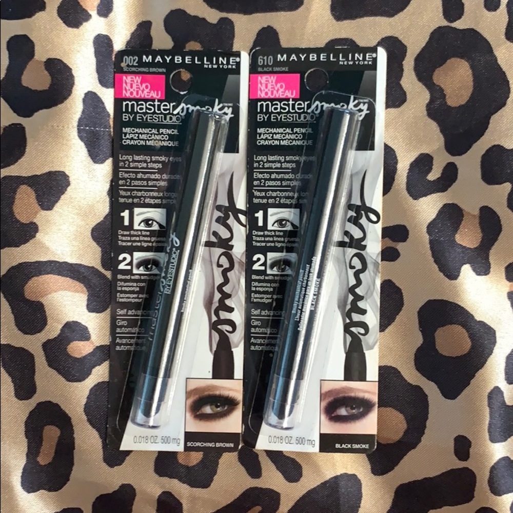 Maybelline eye pencil in black smoke is available